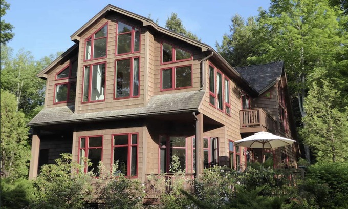 Purgatory Casa | Pet-Friendly, Peaceful 3-Bedroom Vacation Home on Cobboseecontee Lake
