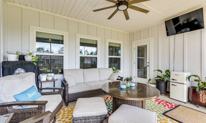 Northwest Pensacola Casa | Pet-Friendly Pensacola Home w/ Fenced Backyard