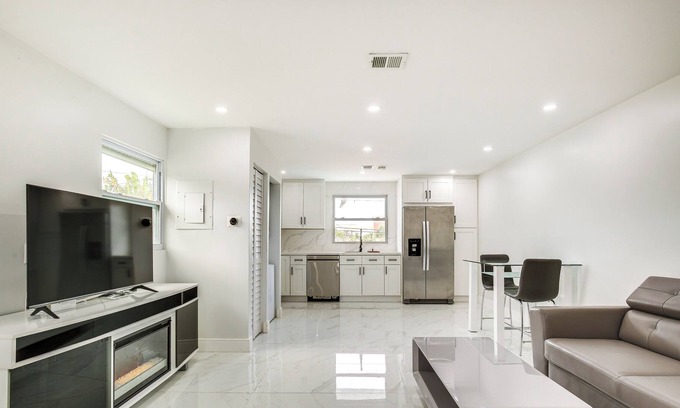 Beachway Estates Casa | Pet-Friendly Pompano Beach Vacation Rental!
