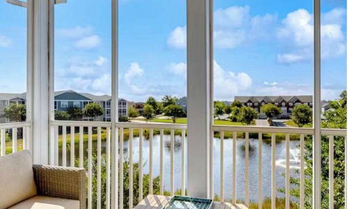 Lewes Condominio | Pet Friendly Pond view condo close to the beach and historic downtown Lewes