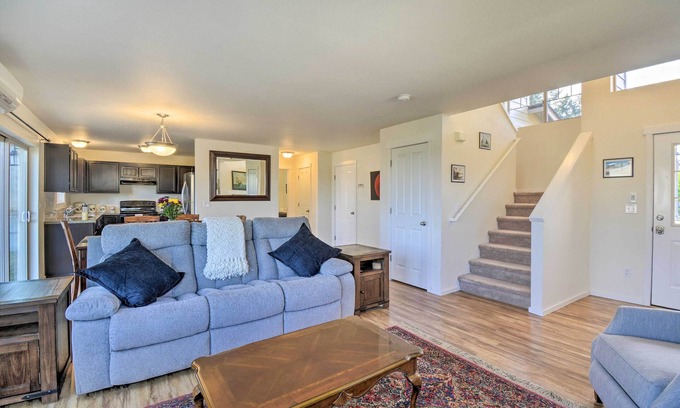 Poulsbo Casa | Pet-Friendly Poulsbo Abode w/ Mountain Views!