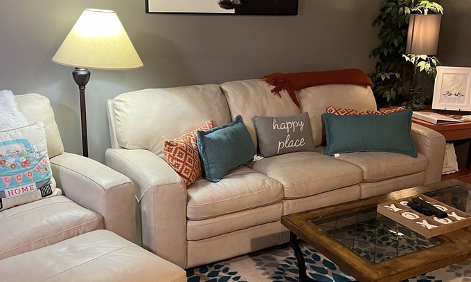 Johnson City Casa | Pet Friendly 🐾Quiet & Cozy NEWTON'S NEST 1 - NEAR ETSU - JCMC!