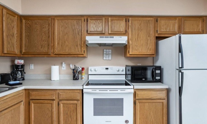Indianapolis Condominio | Pet Friendly Retreat near Indianapolis