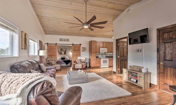 Ladiesburg Casa | Pet-Friendly Retreat on a Horse Breeding Farm!