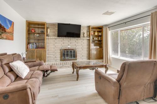 Ridgecrest Casa | Pet-Friendly Ridgecrest Home Near OHV Trails!