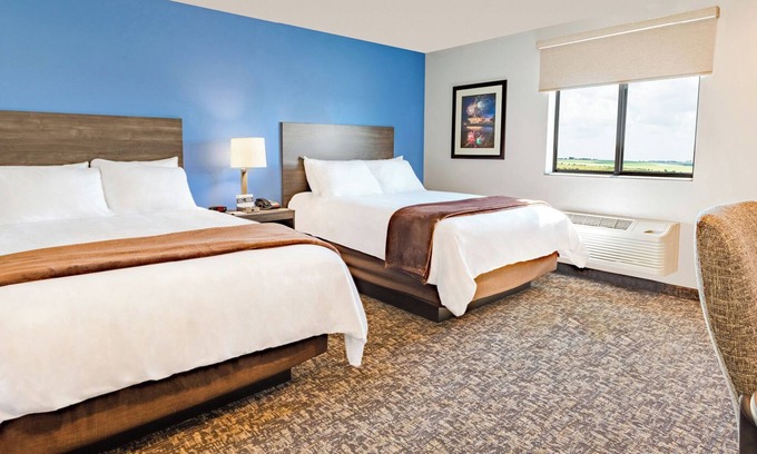 Pooler Hotel | Clean Pet-Friendly Room w/ Kitchen, Free Parking, Breakfast Available