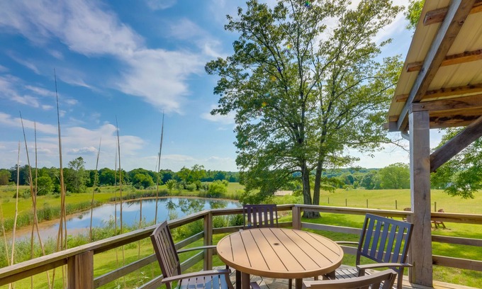 Seaman Cabina | Pet Friendly Seaman Vacation Rental w/ Fire Pit!