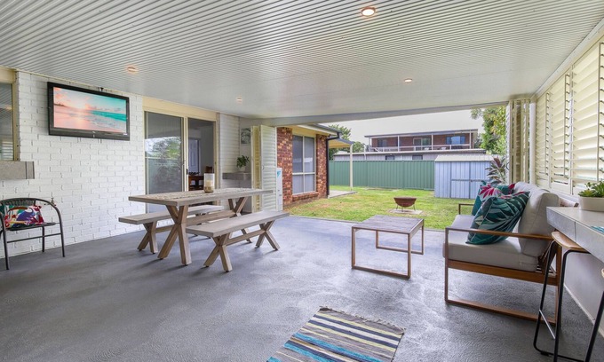 Tomakin Casa | Pet-Friendly Spacious Home by the Beach