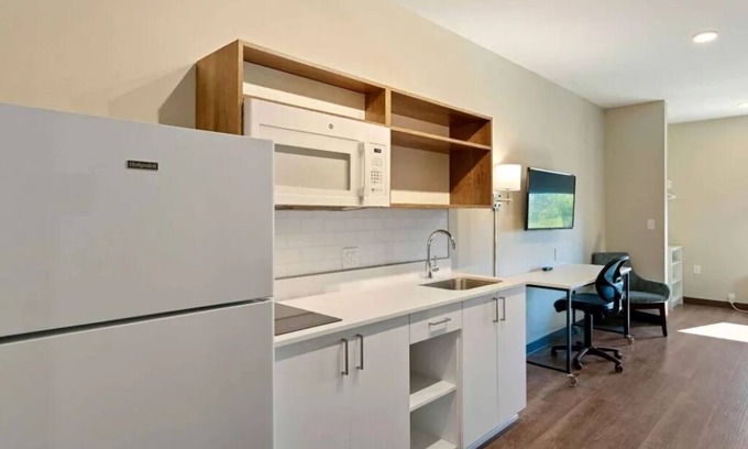Sparks Casa | Pet-Friendly Suite Near Sparks Marina – Walking Distance