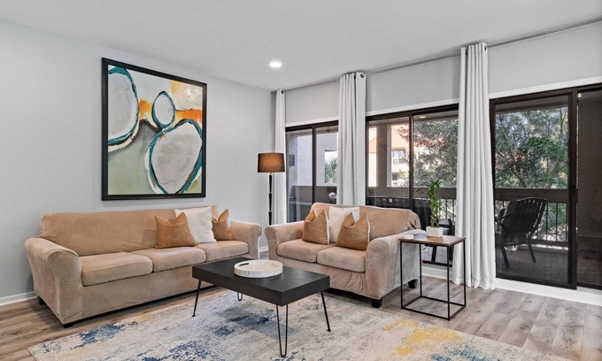 Shelter Cove Condominio | Pet Friendly- Palmetto Dunes-Shelter Cove-Neptune-Luxury Villa