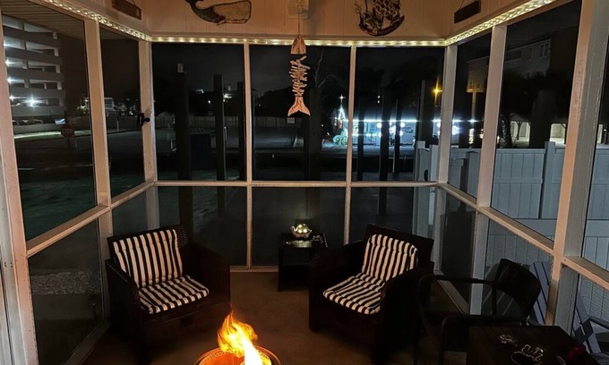 Atlantic Beach Casa | Pet-friendly bungalow w/firepit, steps from the beach, central location in NMB!