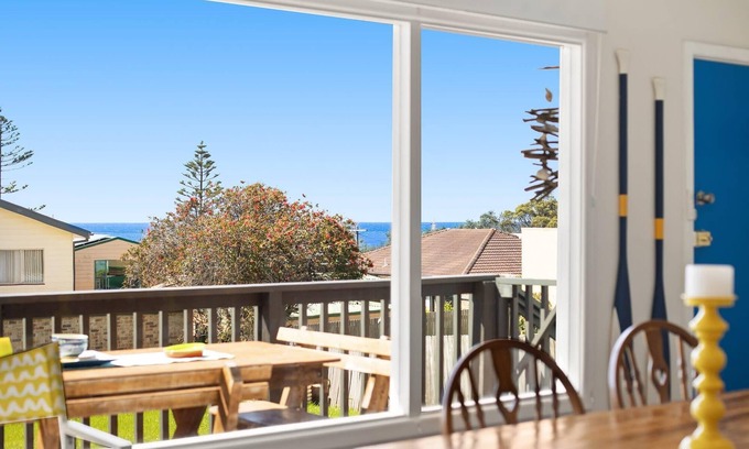 Tuross Head Casa | Pet Friendly + Walk to Beach - Surf Cottage @ Tuross Head