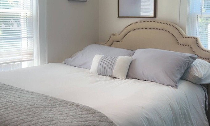 Burnt Chimney Casa | PET FRIENDLY-WEEKLY DISCOUNTS-ROANOKE RIVER AND BIKE TRAILS