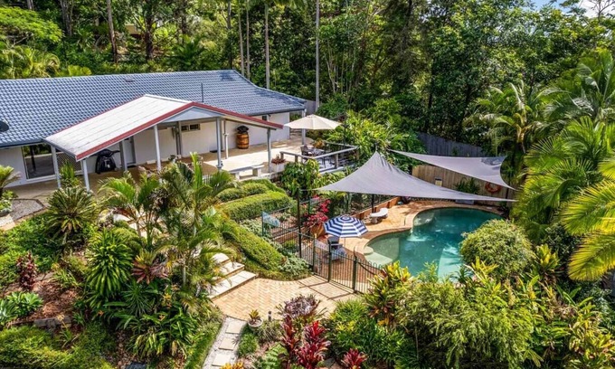 Ocean Shores Casa | Petal & Palm - Coastal home surrounded by nature.