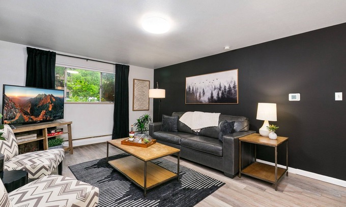 Old Town Condominio | Peterson Flats - Downtown Group Retreat