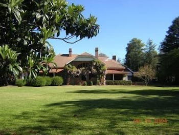 Armidale Casa | Petersons Armidale Winery & Guesthouse