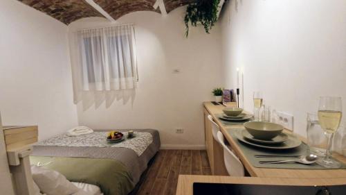 Old Town Apartamento | Petit Central Studio