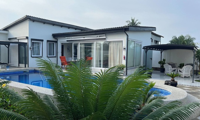 Lome Casa | Petit Hambourg