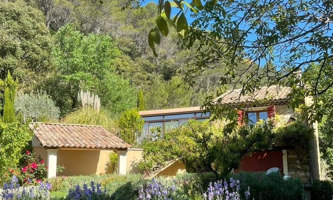 Lafare Casa | Petit Mazet Provençal en Bord de Ruisseau Avec Piscine au Pied des Dentelles