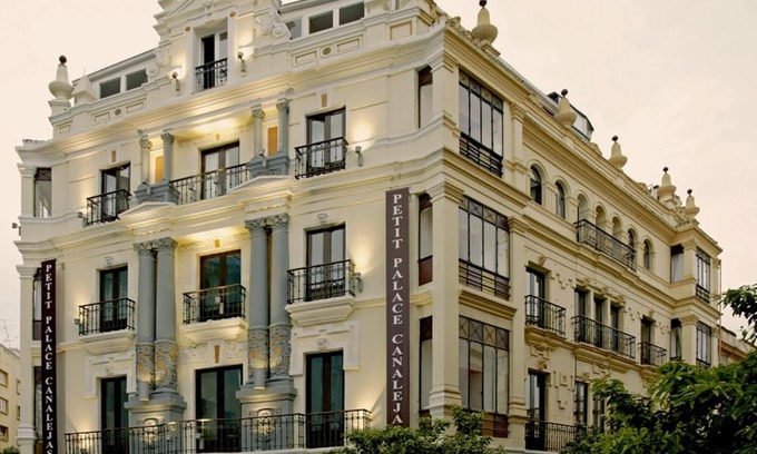Museo Hotel | Petit Palace Canalejas Sevilla