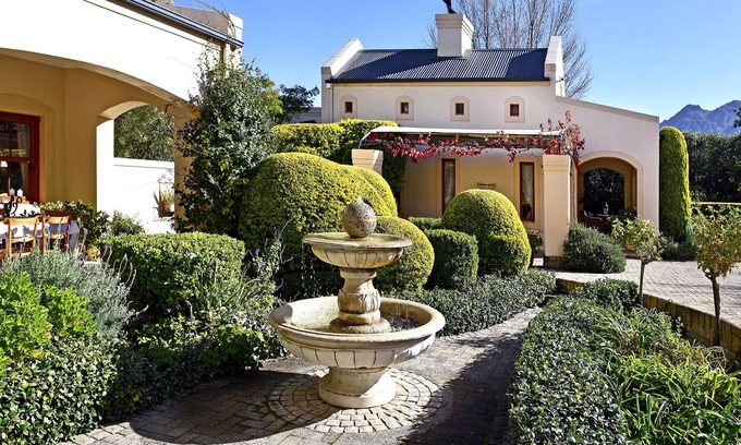 Franschhoek Casa | Petit Plaisir is a Romantic Self-catering Cottage on the Side of the Village no1