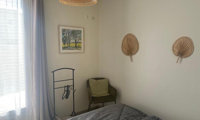 Perigny Apartamento | Petite chambre entrée indépendante