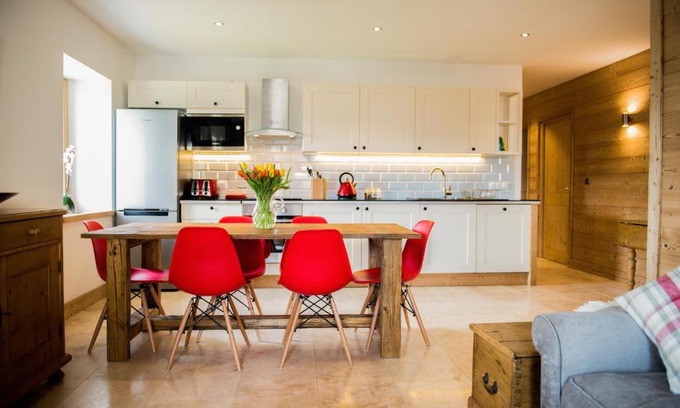 La Cote-d'Arbroz Casa | 'Petite Ferme Les Bouts' Apartment, sleeps 6, Nr Morzine