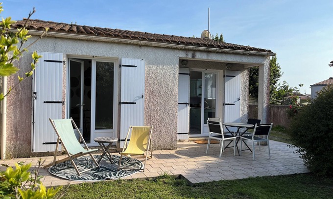 Saint-Georges-d'Oleron Casa | Petite Maison Avec Jardin Privatif au Cœur dun des Plus Beau Village Doleron