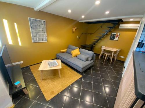 Saint-Maurice-de-Remens Apartamento | Petite maison de village