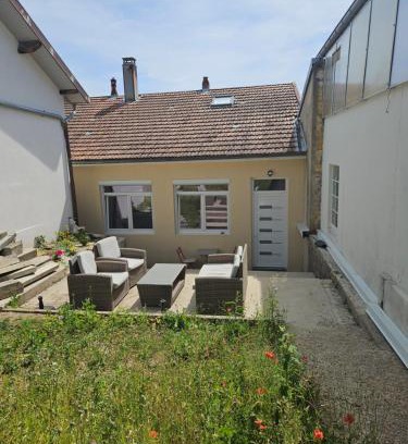 Oyonnax Casa | Petite maison, Oyonnax centre