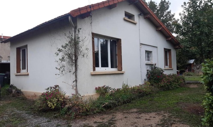 Cournon-dʼAuvergne Casa | Petite maison très paisible avec jardin à Cournon - Puy de Dôme !