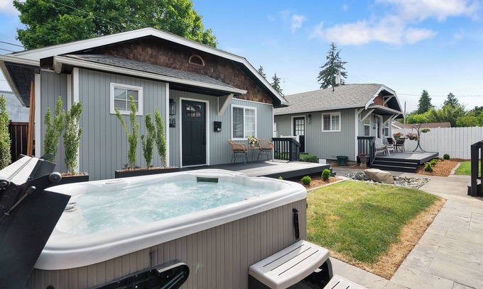 Puyallup Cabaña | Petite Perfection, Bungalow in the heart of Puyallup.