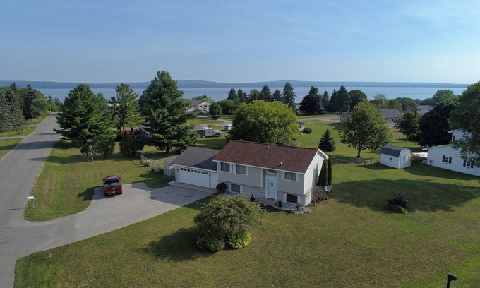 Petoskey Casa | "Peeks of the Bay" de Petoskey