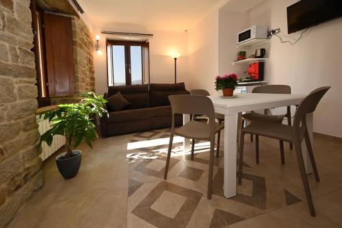 Pietrapertosa Apartamento | Petra Holiday Home