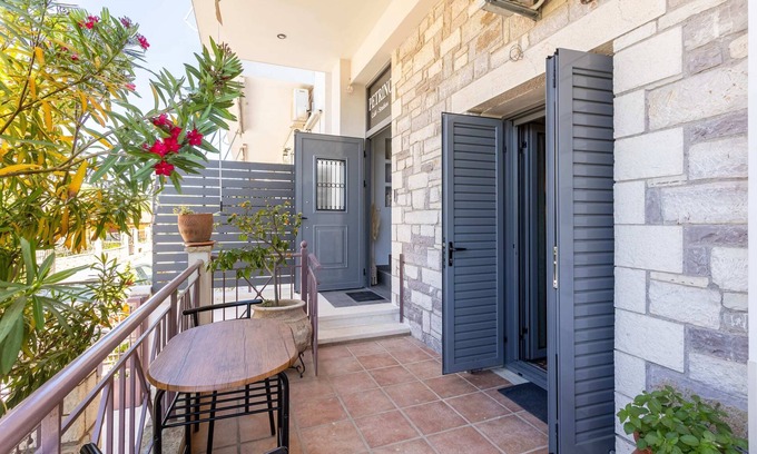Lepreo Condominio | Petrino Serene Nest - Enchanting Hideaway