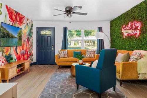 Crystal River Casa | Pets Ok! Heated Pool Mins To 3 Sisters Spring!