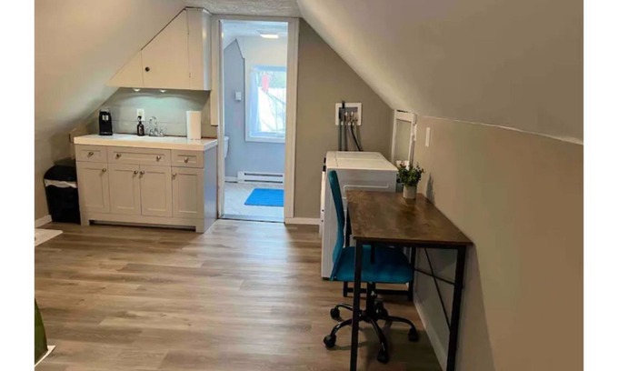 Norway Apartamento | Pets OK - In Unit Free Laundry, Attic Apartment - Cute and Clean.
