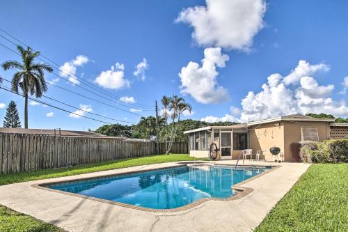Margate Casa | Pets Welcome Cozy Home with Pool in Margate!