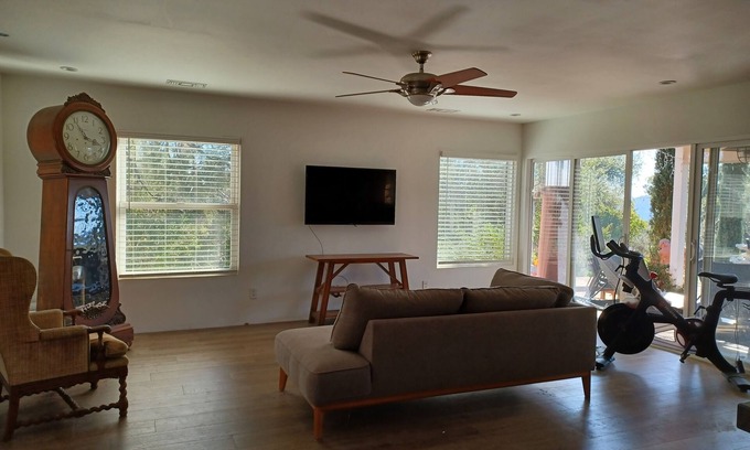 Altadena Casa | Pets Welcome Private Home on 2 Acres Hiking, biking, Trails