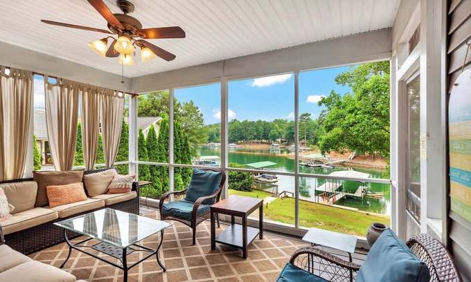 Seneca Casa | Petty Rd Perfect Lake Keowee Family Vacation Home