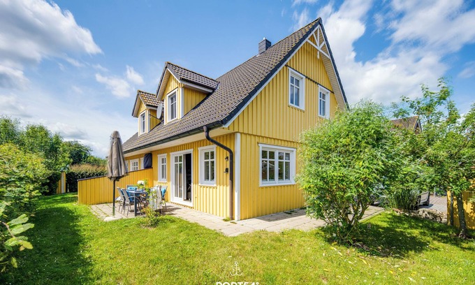 Kronsgaard Casa | Pfefferminza - fireplace, Finnish sauna, shower, terrace, dryer, parking space
