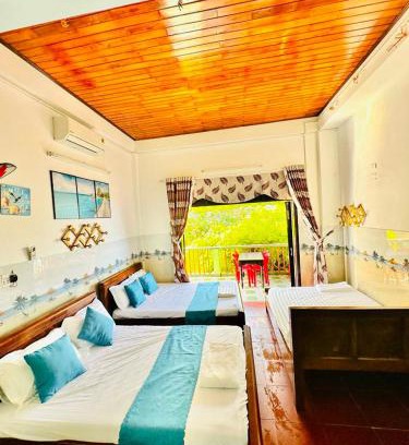 Tan Hiep Hotel | Phòng ba giường có view biển