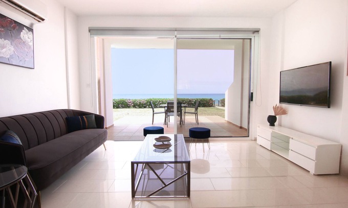 Ayia Marina Chrysochous Apartamento | Phaedrus Living Beachfront Villa Riva