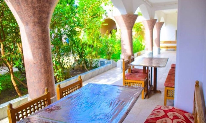 Luxor Hotel | Pharaonic Rose