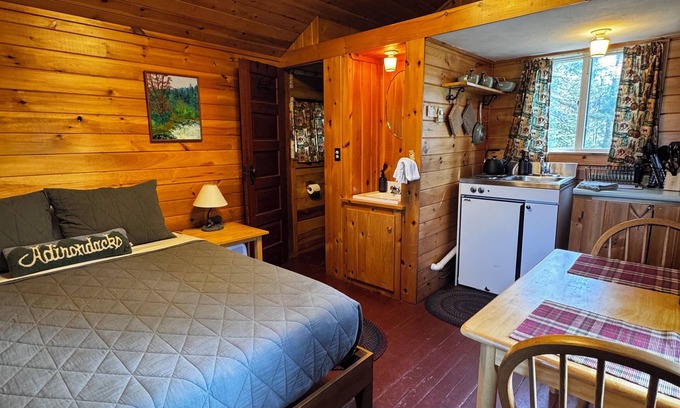Lake Placid Casa | Phelps Adirondack Hiker Cabin