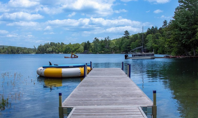 Lucerne-in-Maine Cabina | Phillips Lake Cozy Cabin