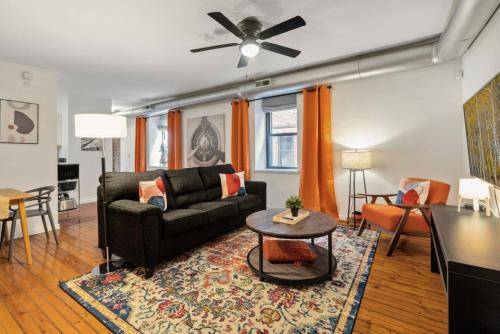 Almont Apartamento | Philly Apartment Old City King Bed Walkable to Sites