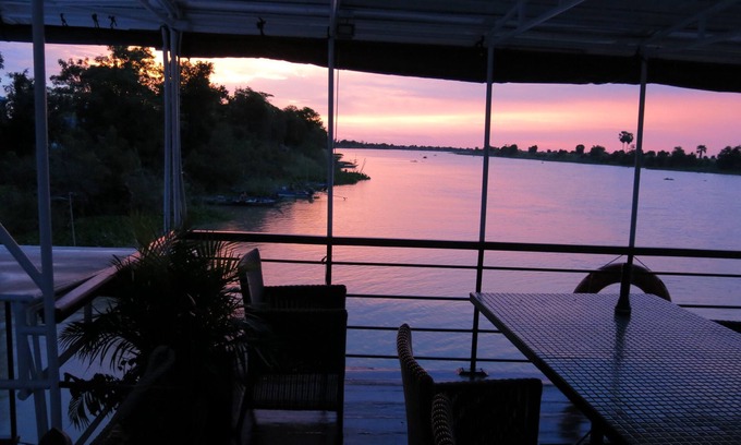 Daun Penh Alquiler De Eote | Phocea Cruise Phnom Penh to Siem Reap