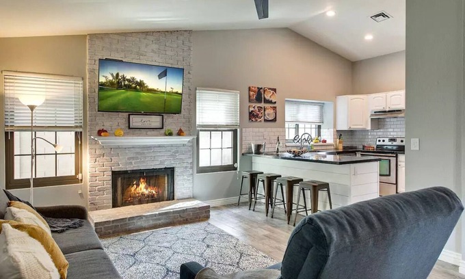 Mountain Park Ranch Casa | Phoenix / Ahwatukee Resort House w/ Pool & Jacuzzi