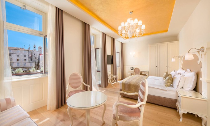 Old Town Hotel | Piazza Heritage Hotel